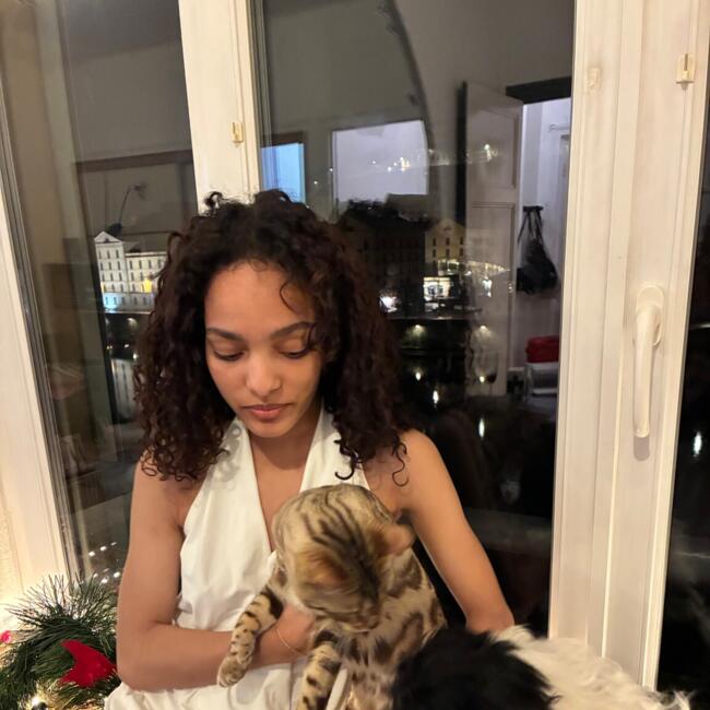 Babysitter in Paris: Anna