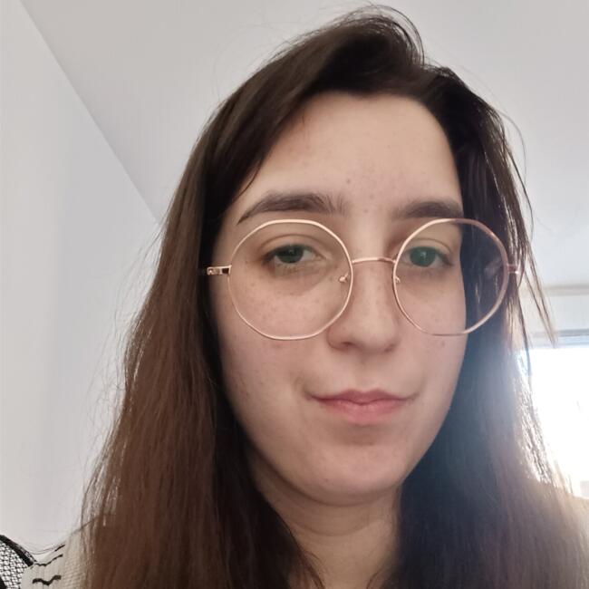 Babysitter in Pézenas: Kiara