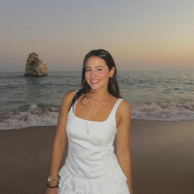 Babysitter in Guimarães: Maria