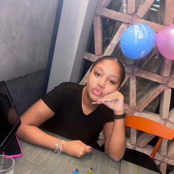 Babysitter Rome: Mariela