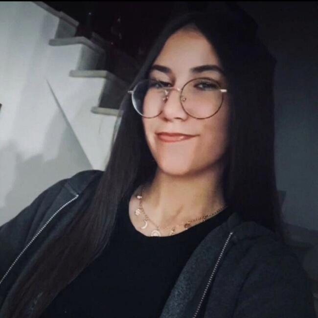 Babysitter in Setúbal: Laura