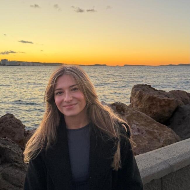 Babysitter in Hillegom: Elena