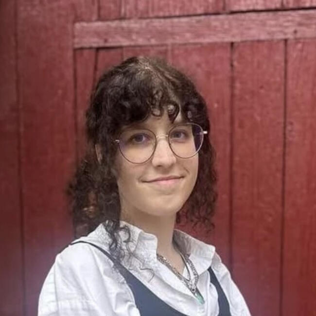 Babysitter in Charleroi: Elora