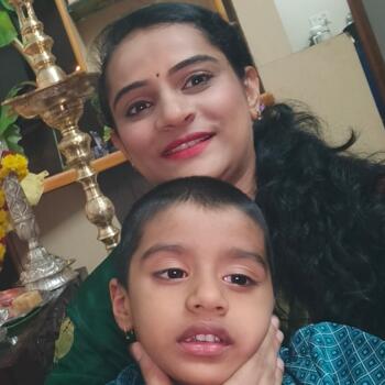 माता-पिता बंगलौर: Pavithra