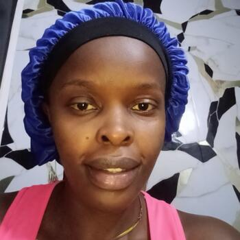 مربية أطفال في دبي: Trizashik