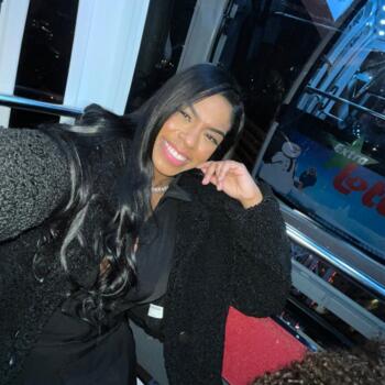 Babysitter in Forest: Raissa