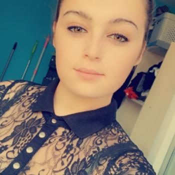 Baby-sitter in Annœullin: Laura