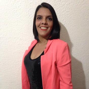 Babysitter Praia Grande: Daniela