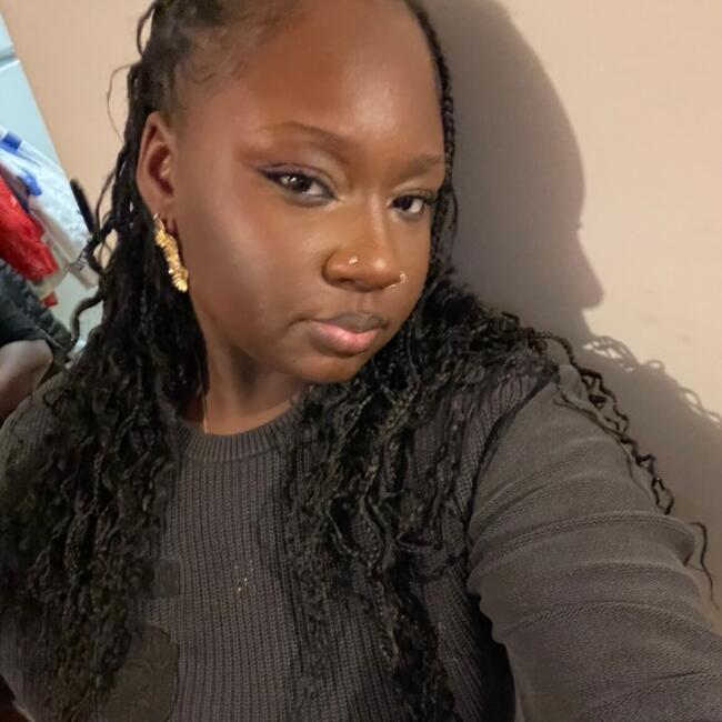 Babysitter in Quimper: Stélynn