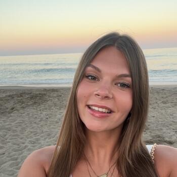 Babysitter in Bree: Lauren