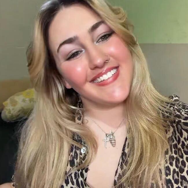 Babysitter in Colayrac-Saint-Cirq: Nina