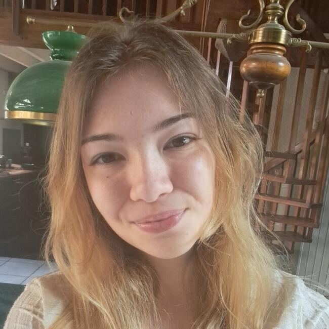 Babysitter in Veigné: Manon