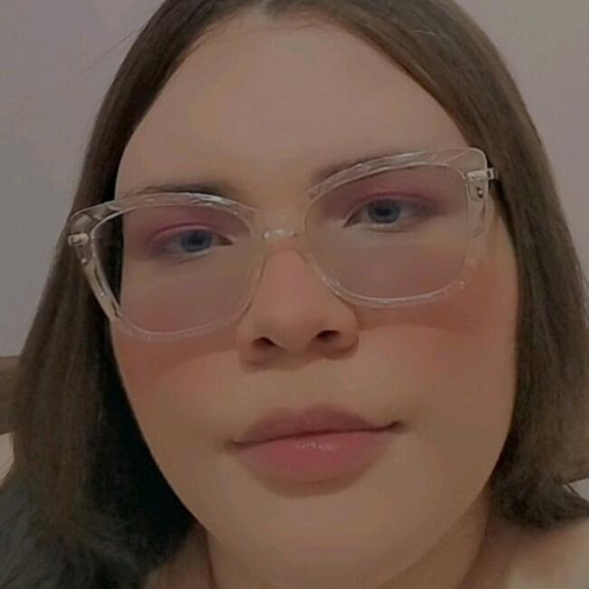 Babá em Governador Valadares: AnaClara