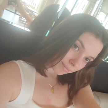 Babysitter in Orcet: Emilie
