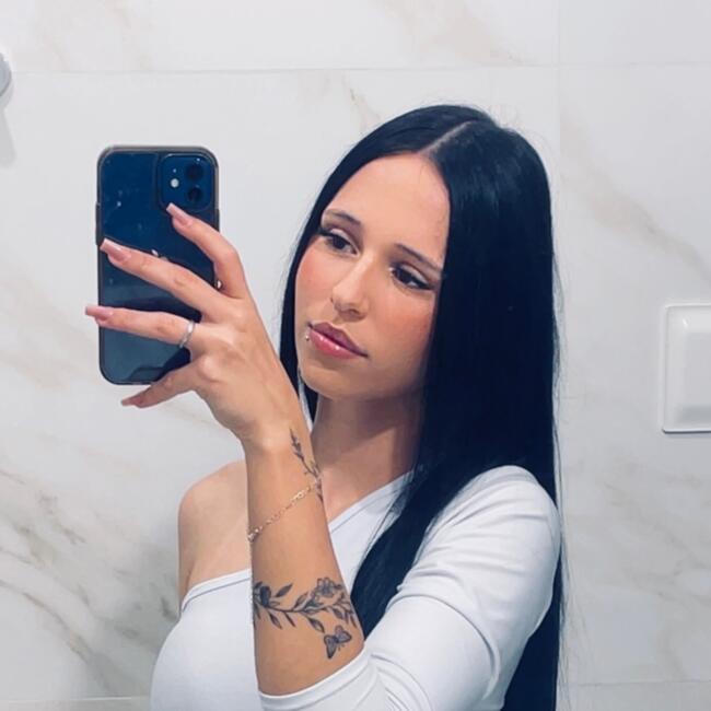 Babá em Joinville: Thayna