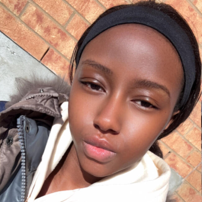 Baby-sitter in Îles Sainte-Geneviève: Aimie Lilyane