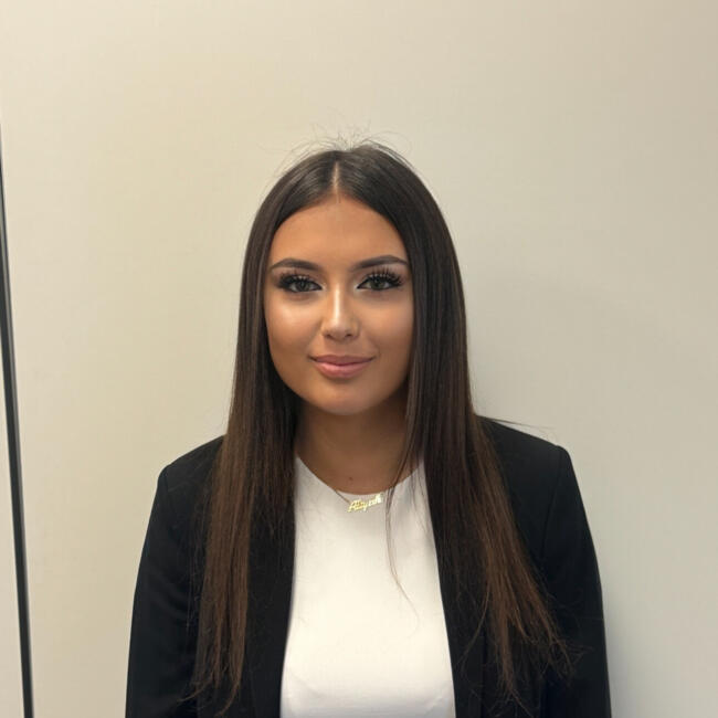 Babysitter in Enfield: Aliyah