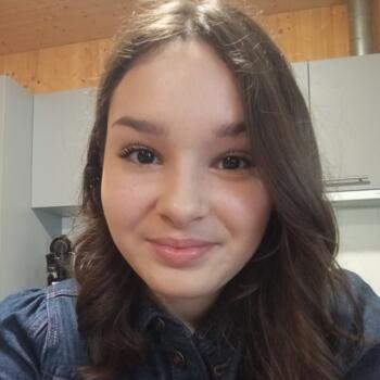 Babysitter in La Louvière: Célia