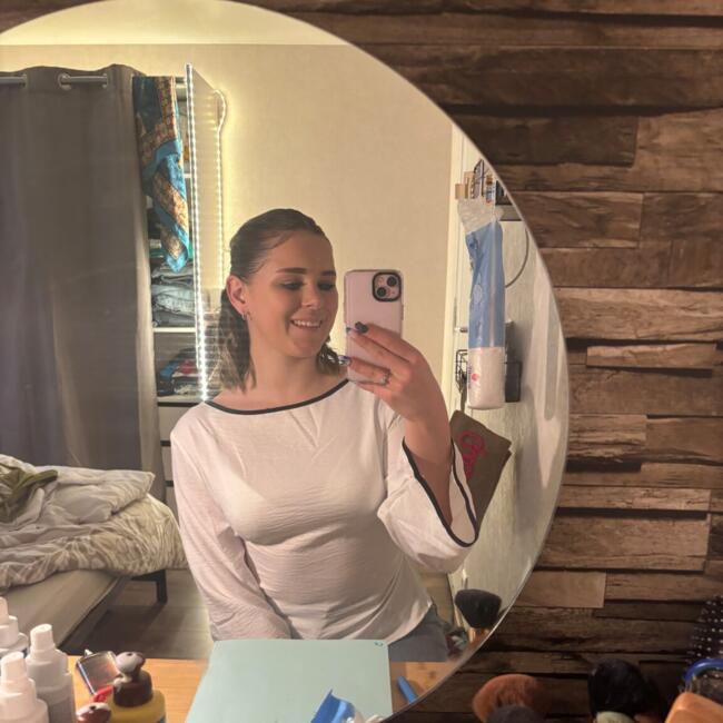 Babysitter in Condé-sur-Noireau: Lilly