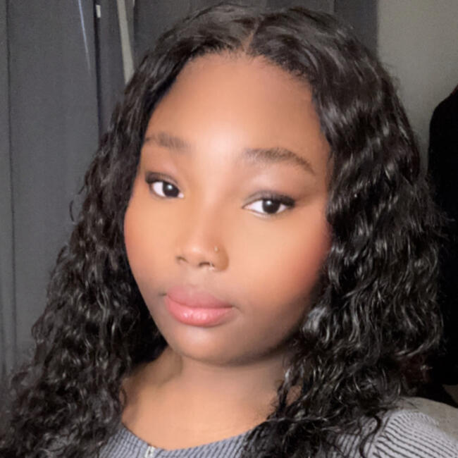 Babysitter in Poissy: Assita