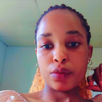 Babysitter in Midrand: Diana