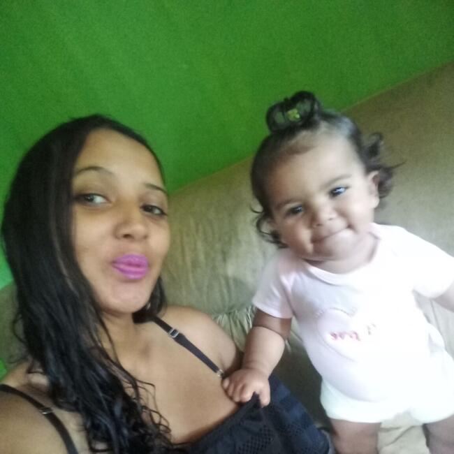 Babysitter in Caratinga: Betty