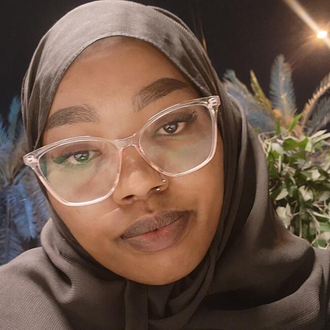جليسة أطفال في رِياض الخَبراء: Rowan