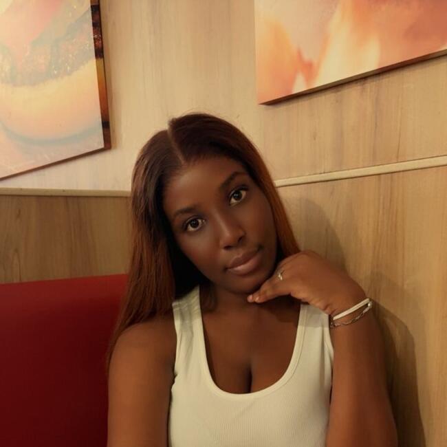 Babysitter in Villeurbanne: Rachida