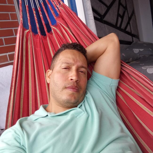 Trabajo para niñera en Ibagué: JAVIER