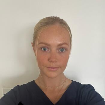 Babysitter in Gold Coast: Myer