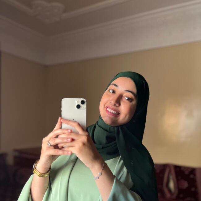 Babysitter in Lqoliaa: Hasnae