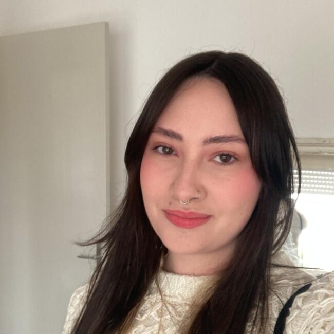 Babá em Pelotas: Emanuelle