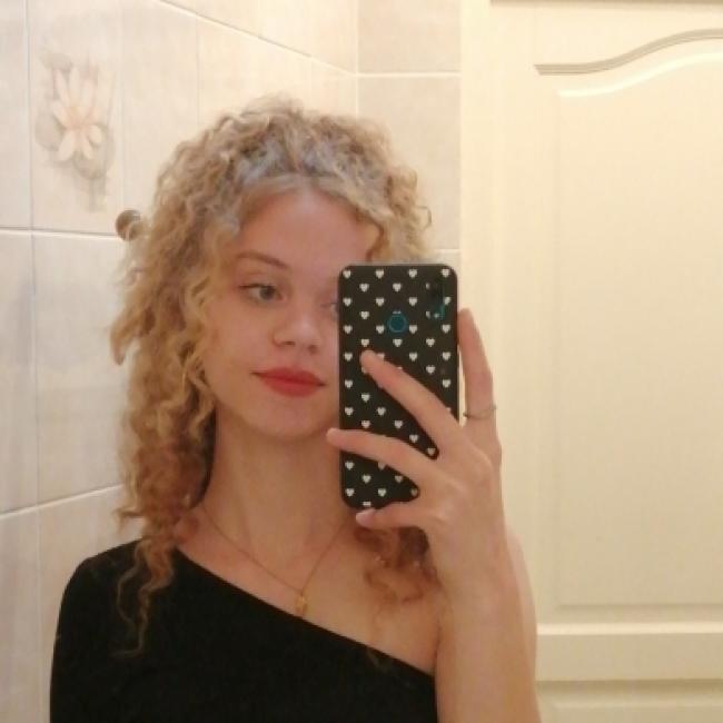 Babysitter in Sarry: Emeline