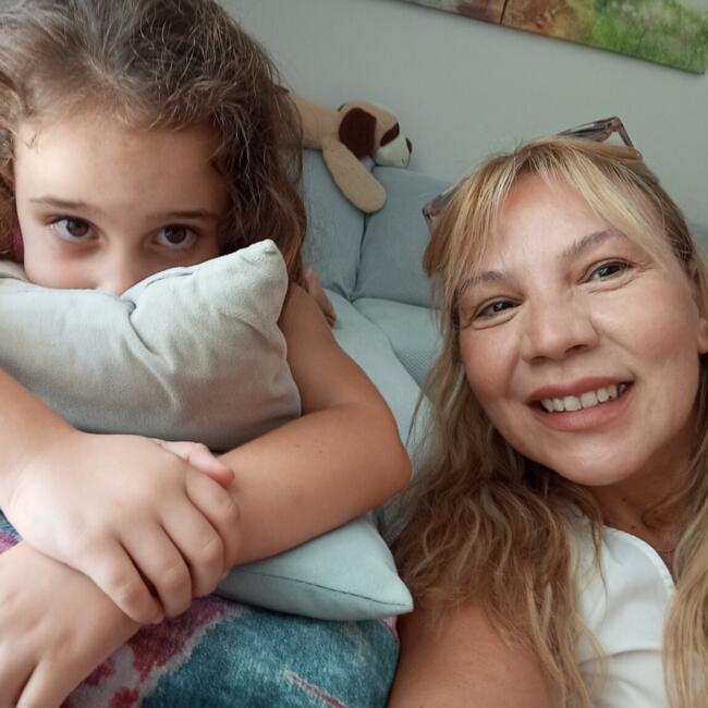 Babysitter in Vári: PETALOUDA