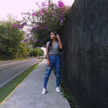 Niñera en Guápiles: Vale