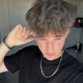 Babysitter in La Rochelle: Steven