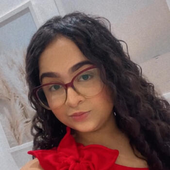 Babysitter in Praia Grande: Maria