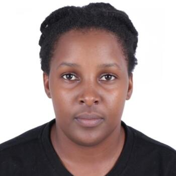 جليسة أطفال في أبوظبي: Sharifah