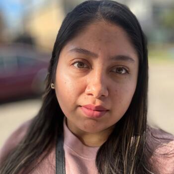 Babysitter in Chicago: Anahi