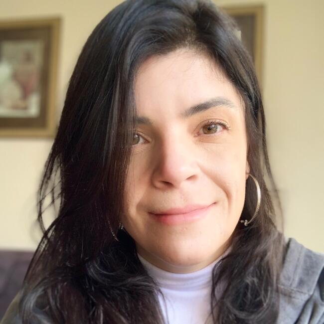 Babysitting job in São Paulo: Maira