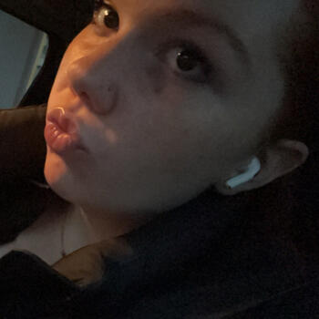Babysitter in Sainte-Marie-en-Chanois: Zoe