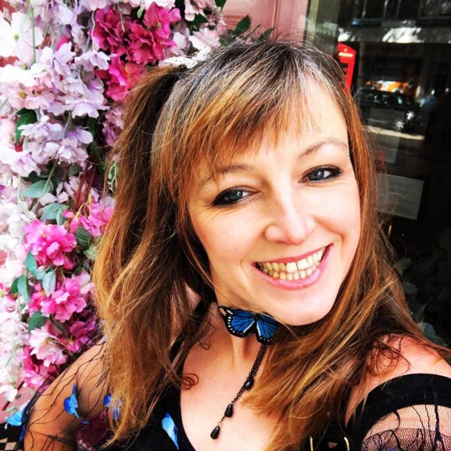 Babysitter in Auckland: Mona