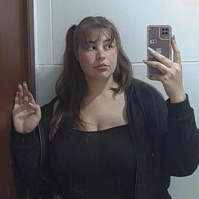 Babysitter in Toledo: Laura