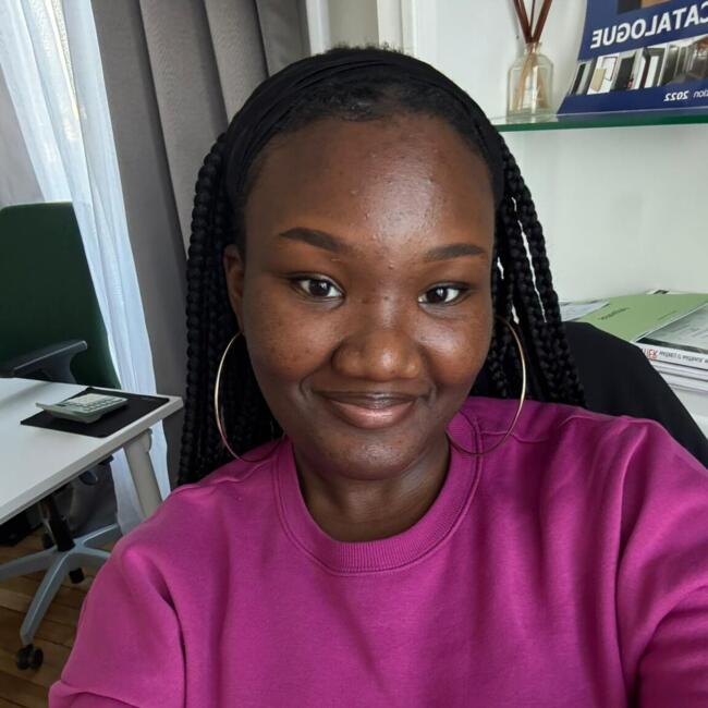 Babysitter in Lagord: Miriam