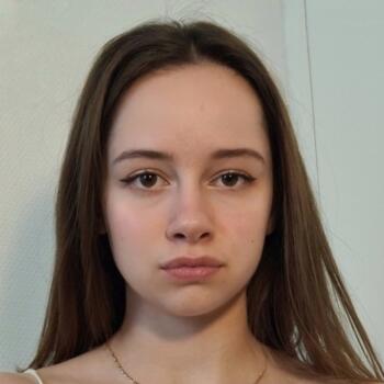 Babysitter in Caen: Norah