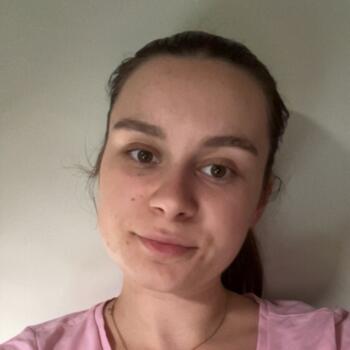 Babysitter in Malguénac: Emma
