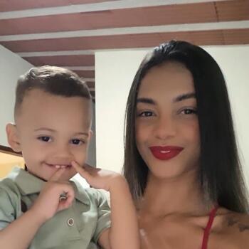 Emprego de babá em Maravilhas: Kênia