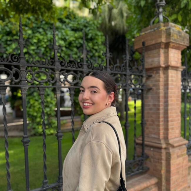 Canguro en Sevilla: Ángela