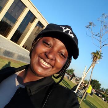 مربية أطفال في دبي: Anne