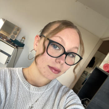 Babysitter in Meyzieu: Maëve